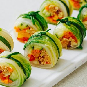 Cá Ngừ Cuộn Rau Củ Sốt Nấm Mè