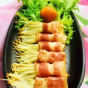 Thịt Xông Khói Cuộn Nấm Kim Châm